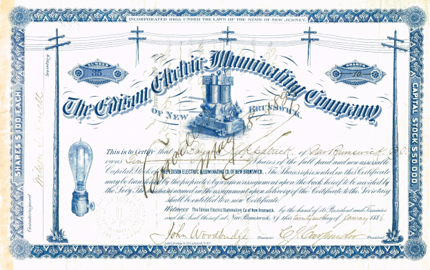 Blau-weißes Aktienzertifikat der Edison Electric Illuminating Co. von New Brunswick mit einem Bild einer Lokomotive und gedruckten Unternehmensdetails.