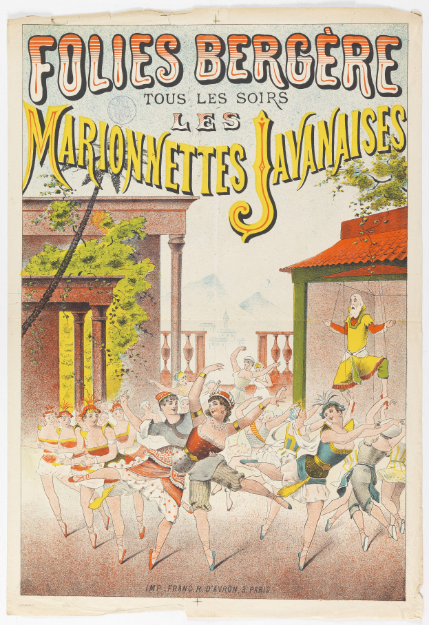 Ein Plakat, das eine Tanzshow in Paris ankündigt, zeigt eine Gruppe von Menschen, die im Vordergrund tanzen, im Hintergrund ein Gebäude, Bäume und Himmel, sowie Text auf dem Plakat.