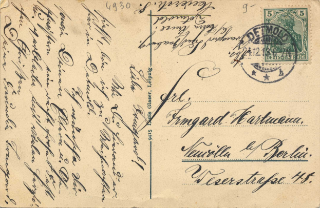 Alte deutsche Postkarte aus dem Jahr 1930 mit einer 5-Cent-Marke, auf der "Deutsches Reich" steht.