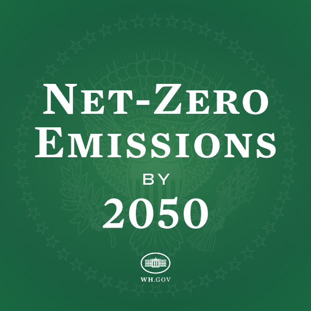Ein grüner Hintergrund mit der fettgedruckten weißen Schrift "net-zero emissions by 2050".